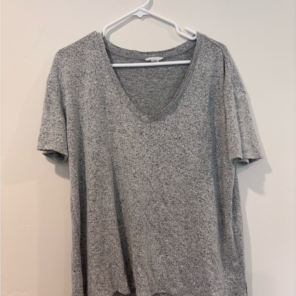 Wilfred Heather Gray V-Neck Tee